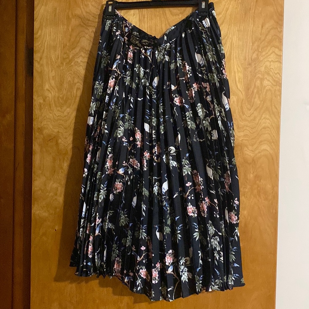 Banana Republic pleated midi skirt